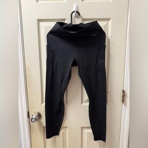 💜 Nike Universa Dri-Fit High Waisted Leggings